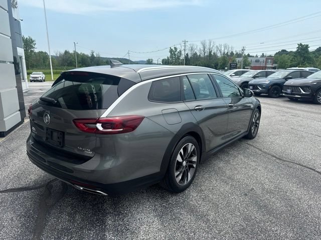 Certified 2018 Buick Regal Essence w/ Sights and Sounds Package AWD/4WD image 7