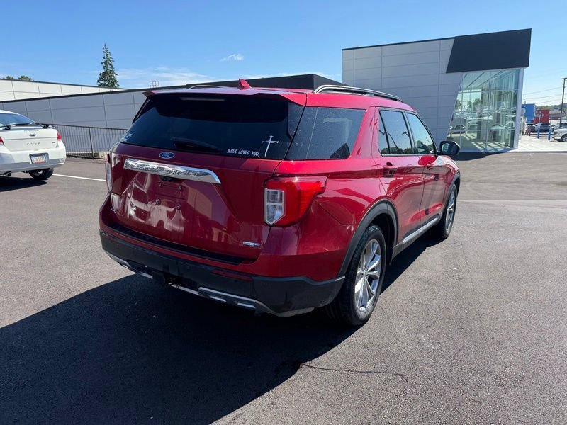 Used 2020 Ford Explorer XLT w/ Equipment Group 202A AWD/4WD image 8