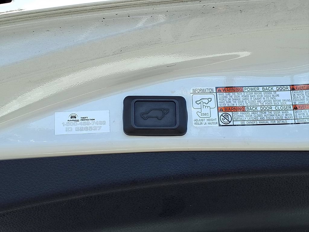 Used 2018 Toyota RAV4 Limited FWD image 18