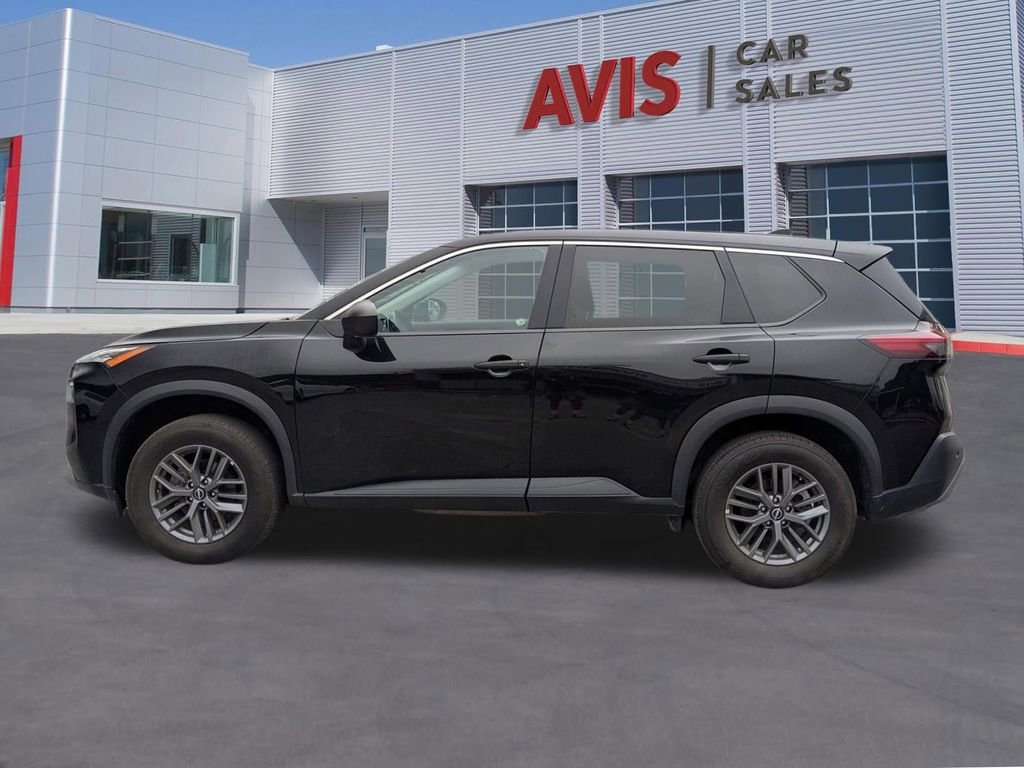 Used 2023 Nissan Rogue S AWD/4WD image 2