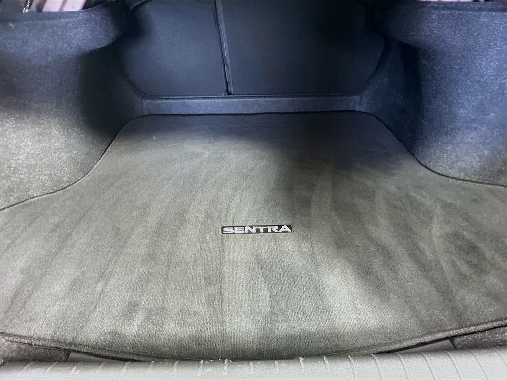 Certified 2022 Nissan Sentra SV FWD image 32