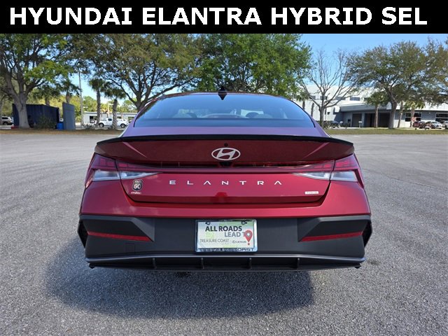 Used 2025 Hyundai Elantra SEL image 4