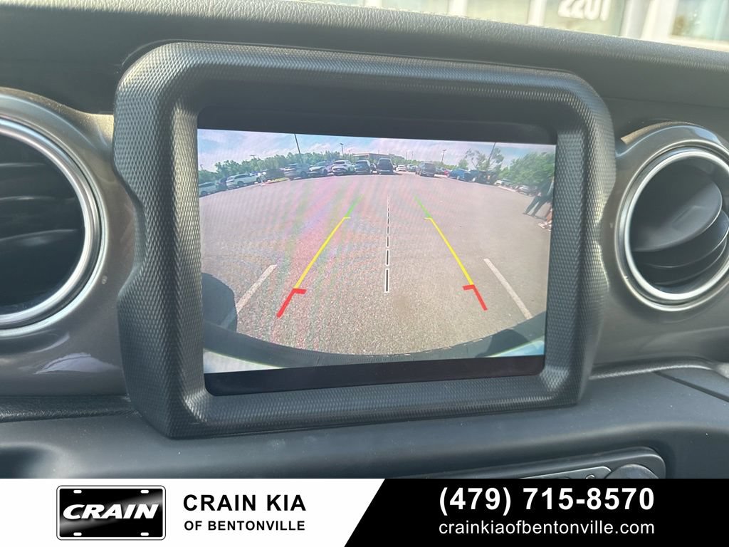 Used 2018 Jeep Wrangler Unlimited Sahara AWD/4WD image 26