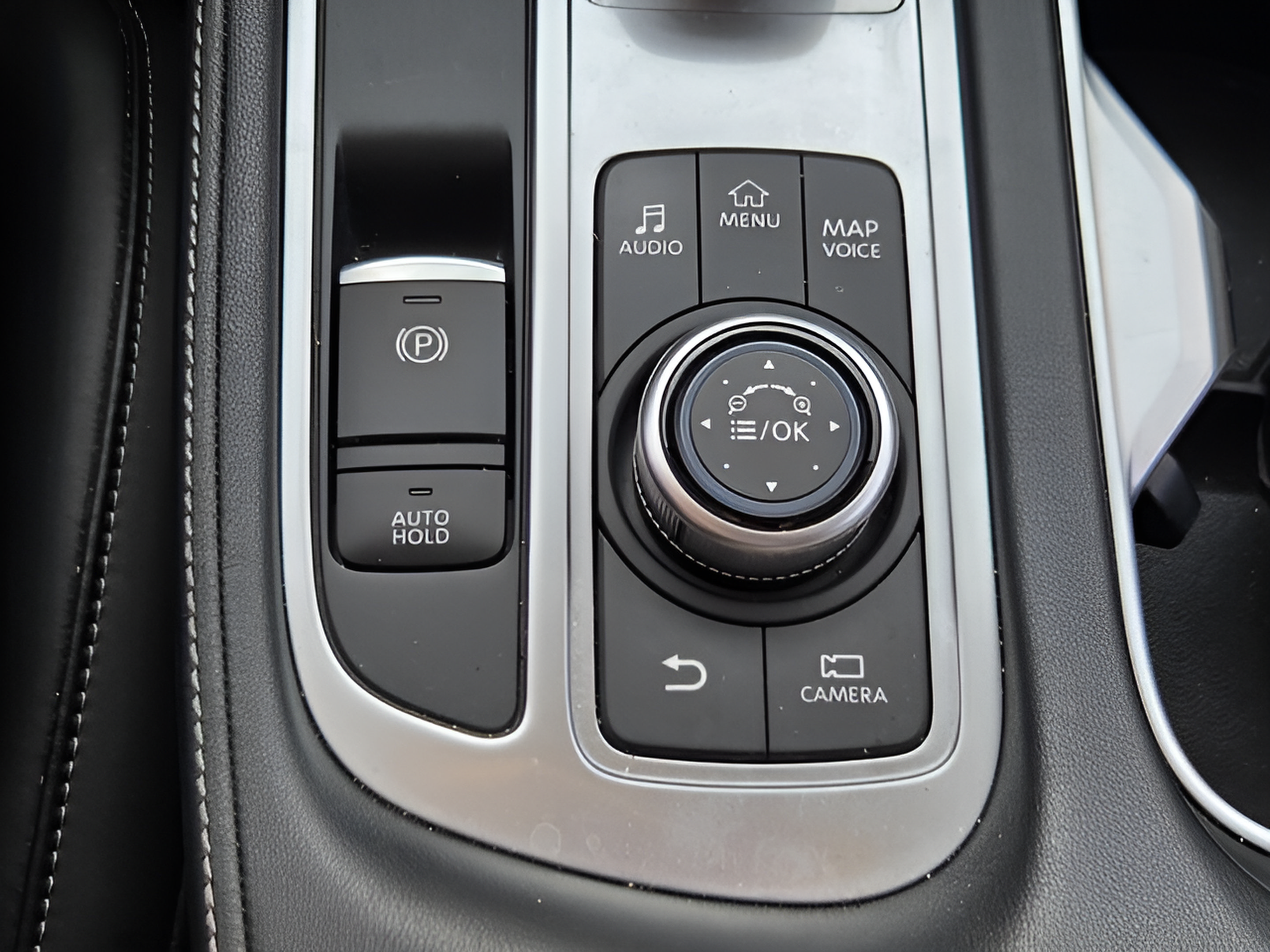 Used 2024 INFINITI QX60 Luxe w/ Performance Audio Package FWD image 17
