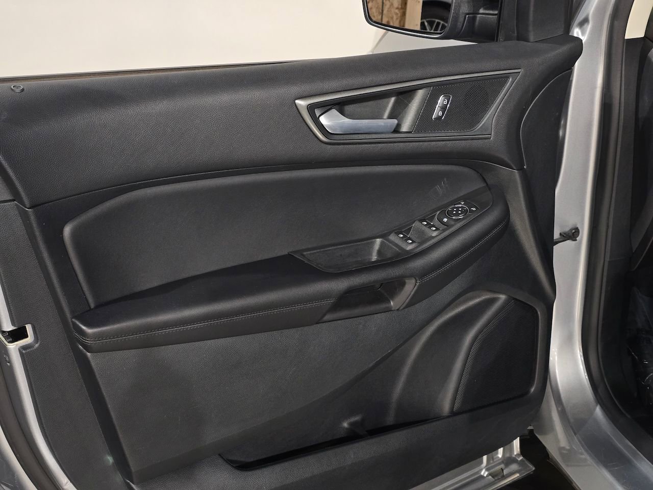 Used 2022 Ford Edge SE image 15