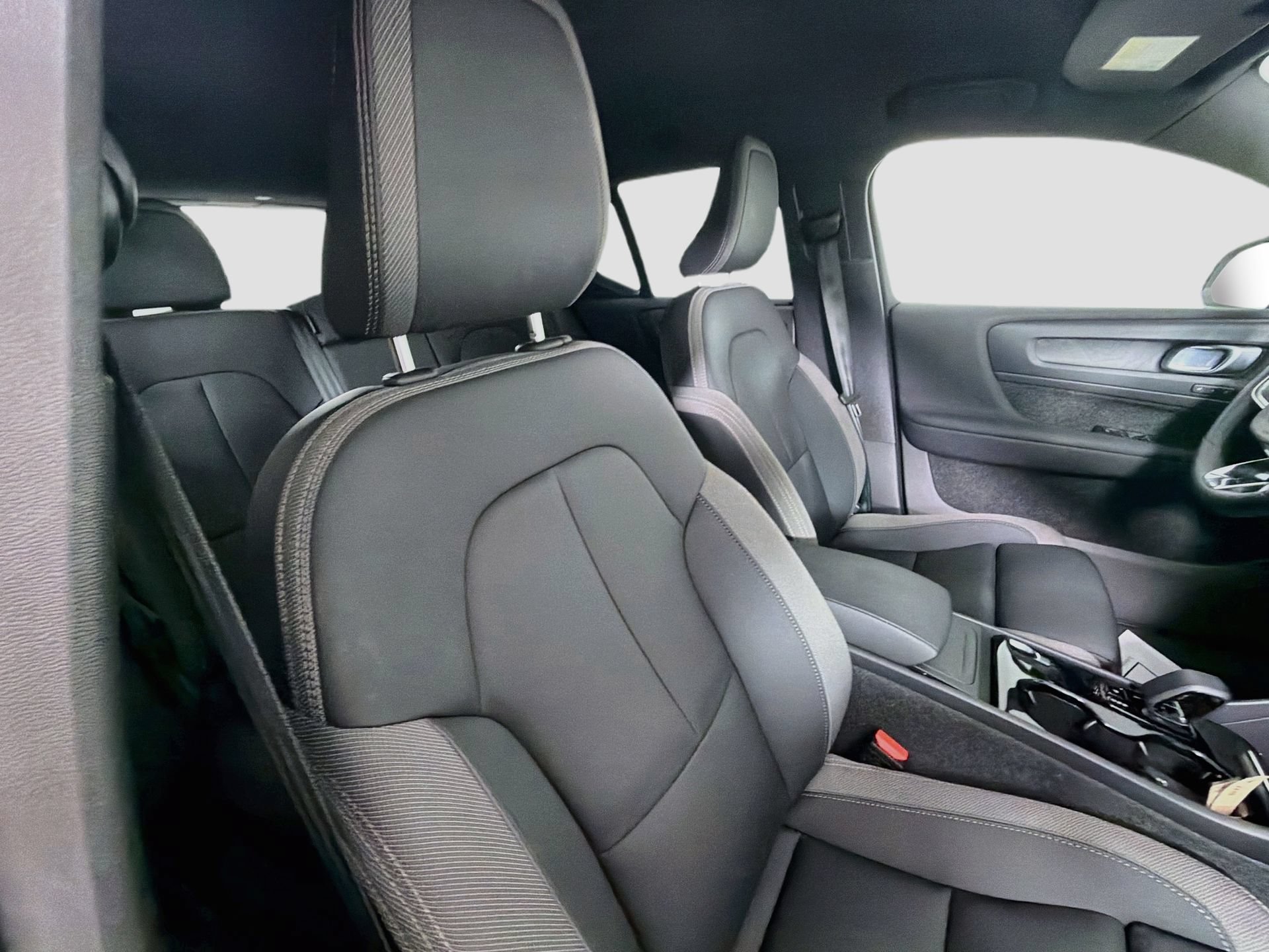 Certified 2023 Volvo XC40 Recharge Core w/ Protection Package Premier AWD/4WD image 27