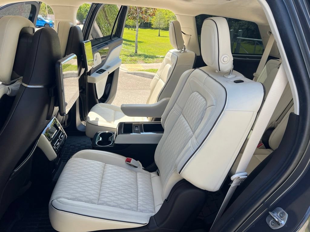 Used 2022 Lincoln Aviator Black Label w/ Dynamic Handling Package AWD/4WD image 26