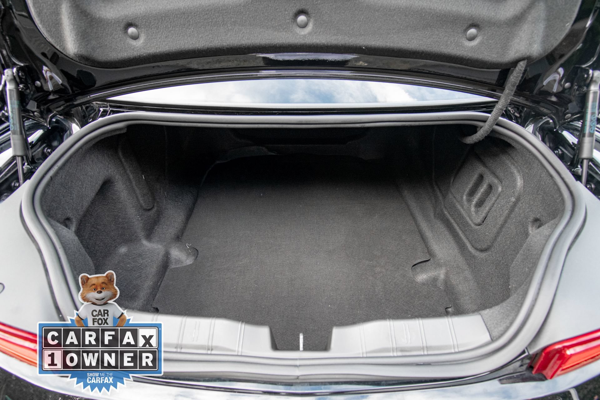 Used 2018 Chevrolet Camaro SS RWD image 34