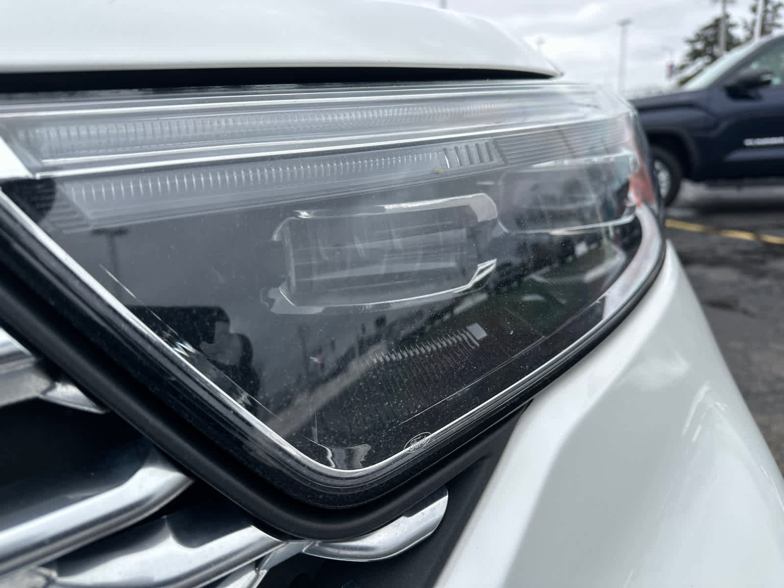 Used 2020 Ford Explorer Platinum image 11