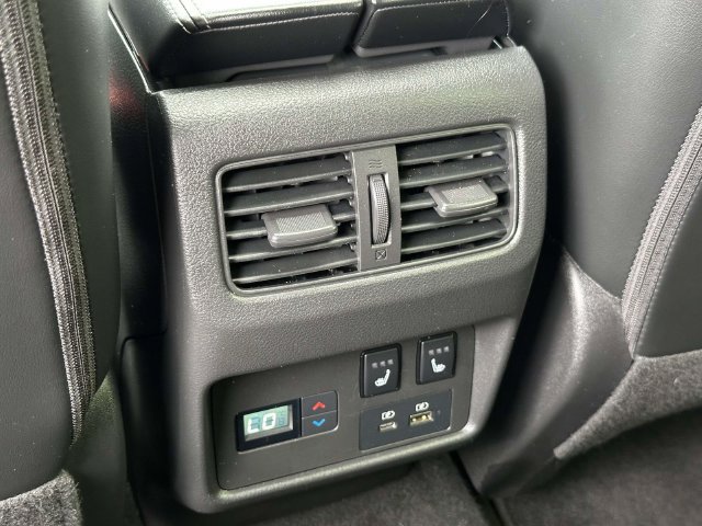 Used 2023 Nissan Rogue Platinum w/ Platinum Premium Package AWD/4WD image 18