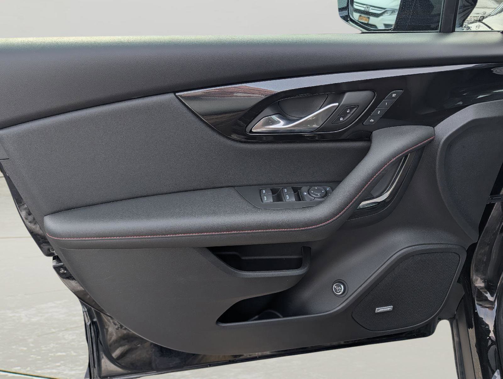 Used 2022 Chevrolet Blazer RS w/ Enhanced Convenience Package image 7