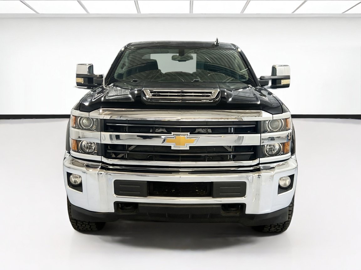 Used 2018 Chevrolet Silverado 2500 LT w/ LT Convenience Package AWD/4WD image 2