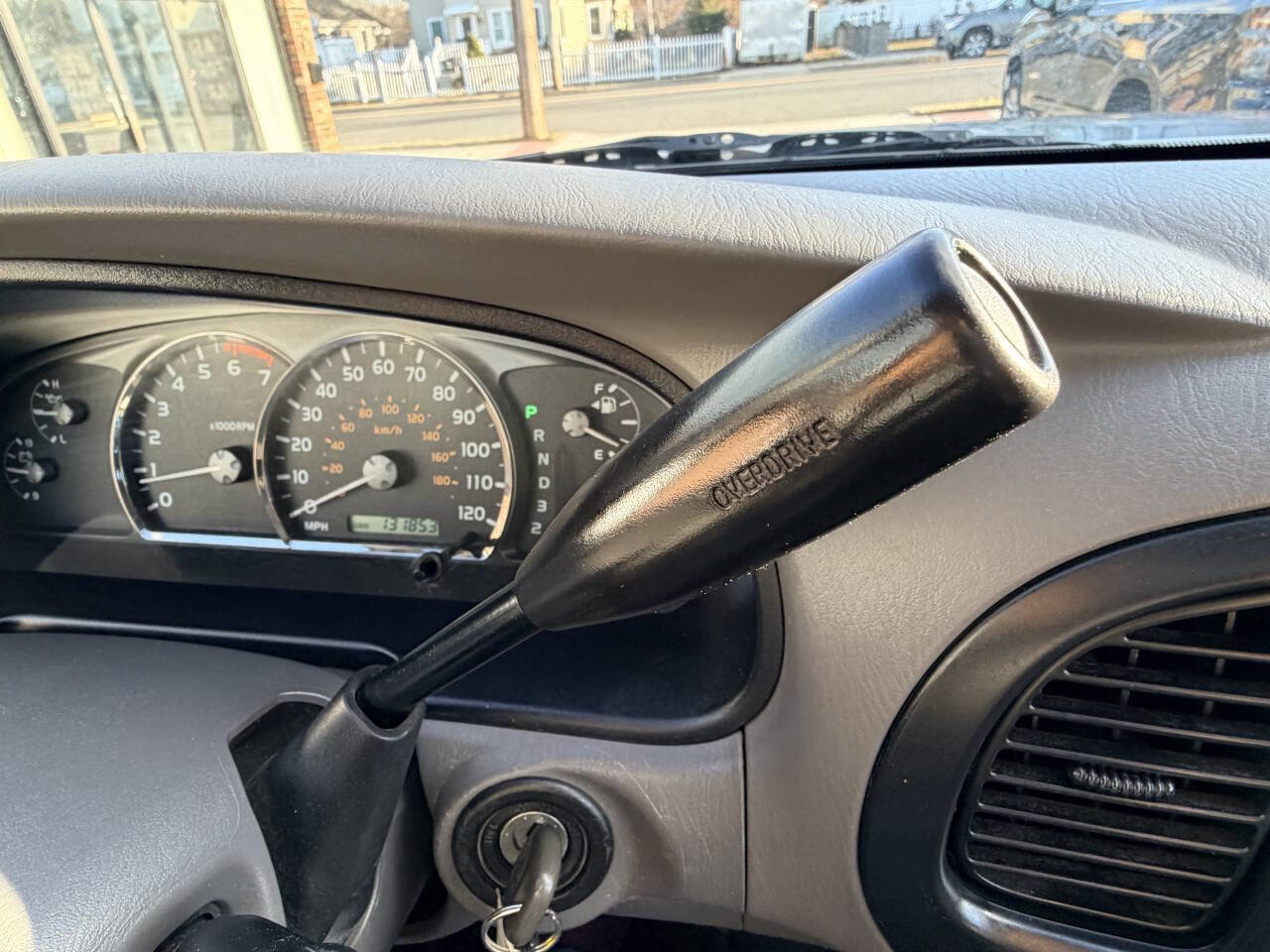 Used 2005 Toyota Sequoia SR5 image 41