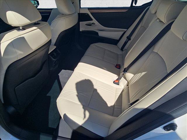 Used 2024 Lexus ES 300h w/ Luxury Package FWD image 20