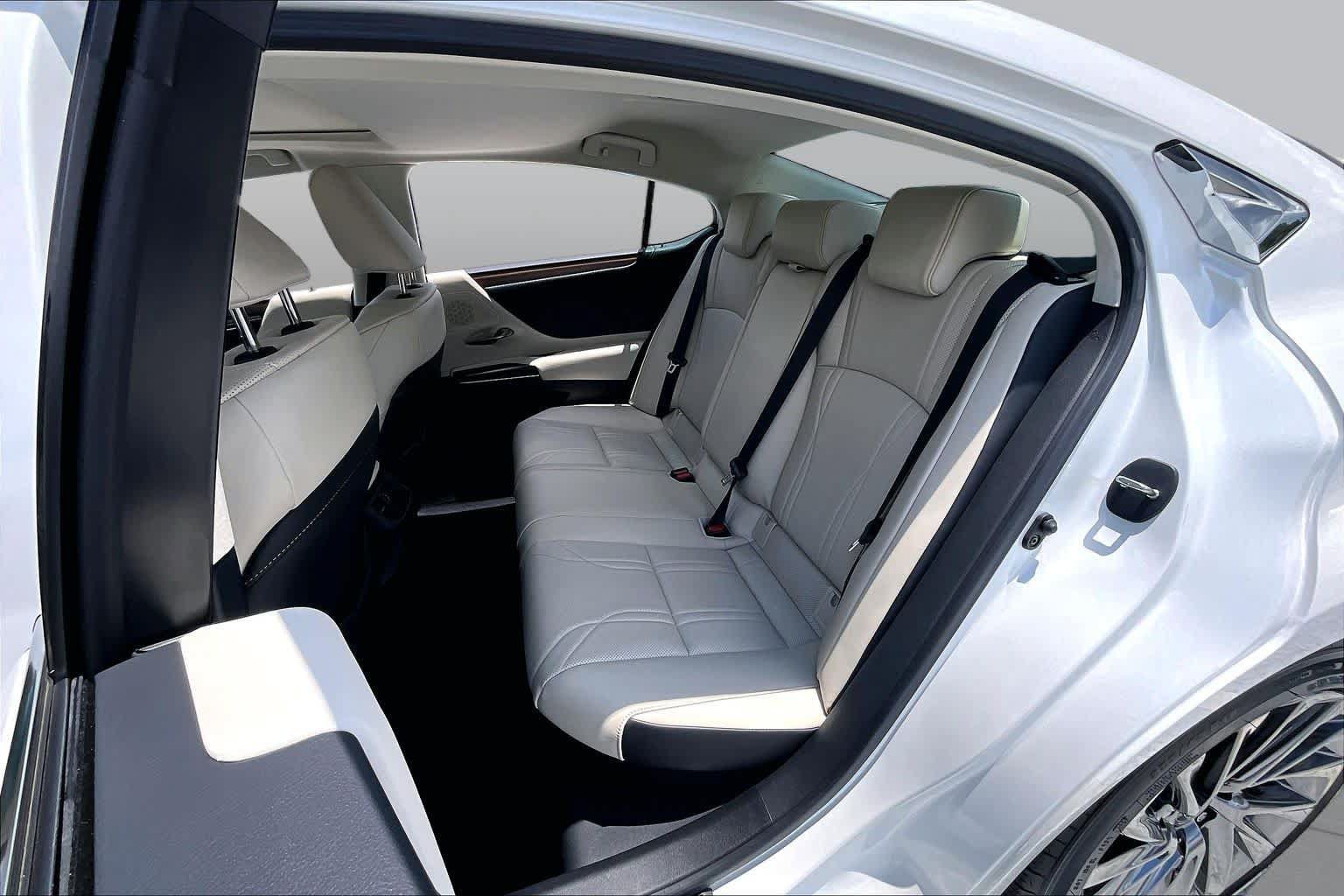Used 2025 Lexus ES 300h w/ Technology Package FWD image 20