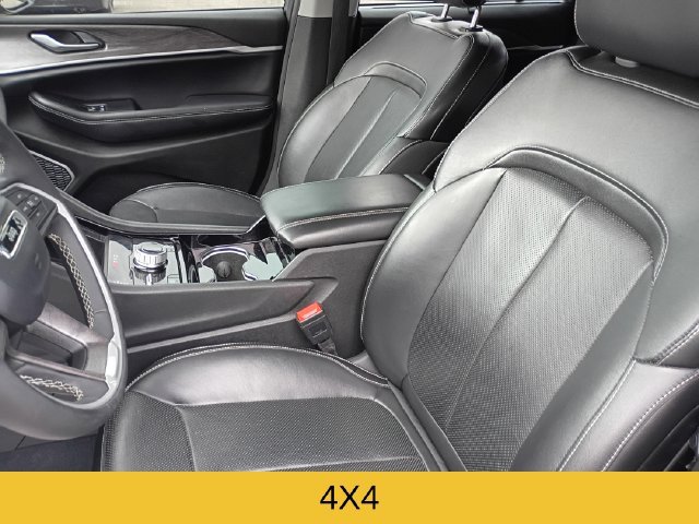 Used 2022 Jeep Grand Cherokee Limited 4xe w/ Luxury Tech Group II AWD/4WD image 12