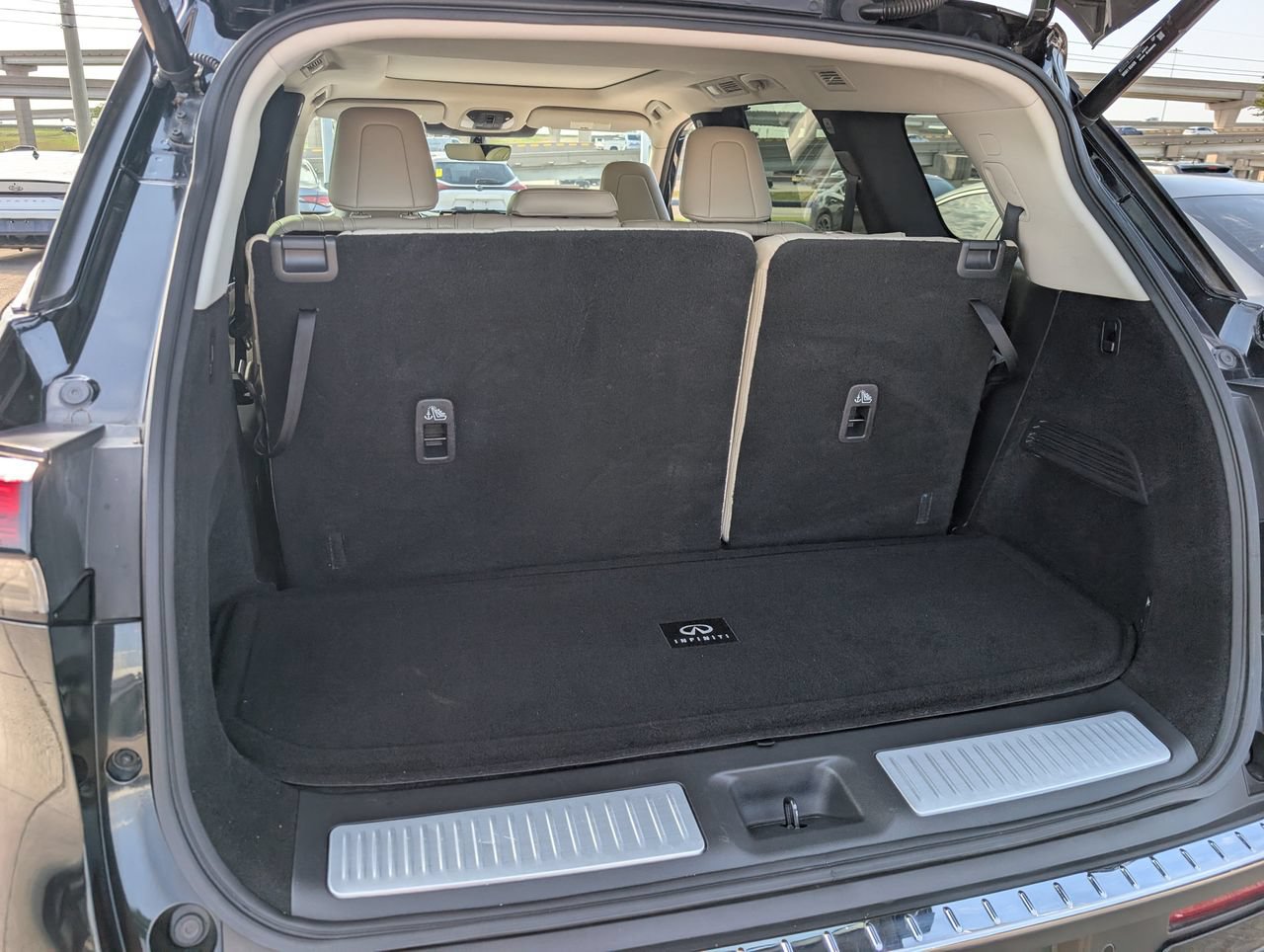 Used 2023 INFINITI QX60 Luxe w/ Cargo Package AWD/4WD image 27