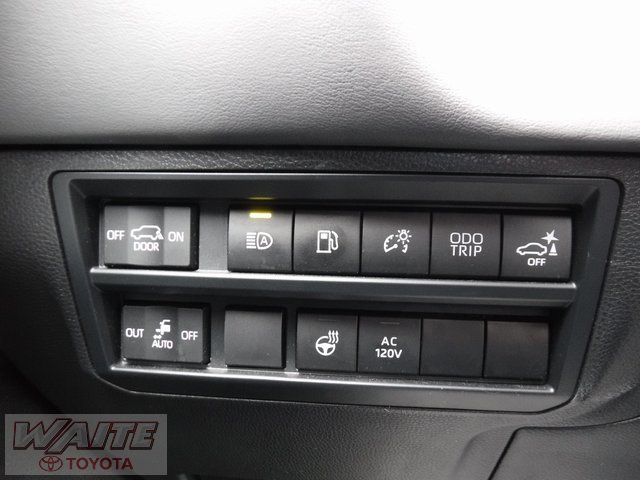 Certified 2024 Toyota Sequoia Platinum image 23