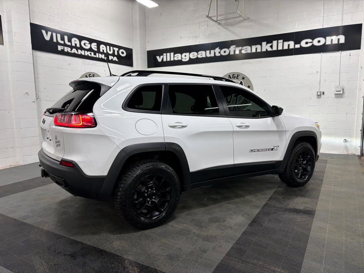 Used 2022 Jeep Cherokee Latitude w/ Trailer Tow Group image 3
