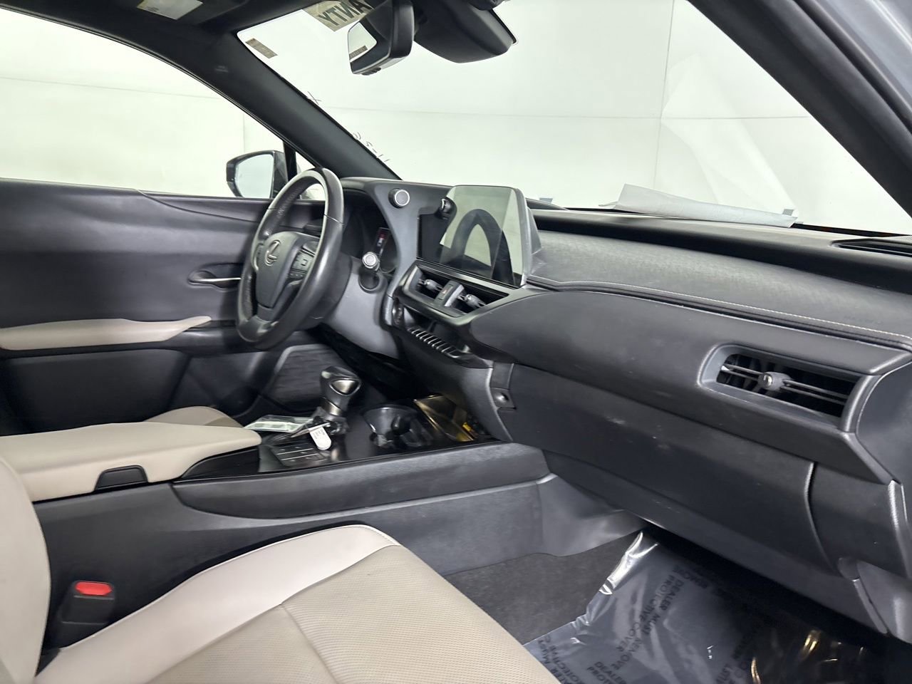 Used 2023 Lexus UX 250h FWD w/ Premium Package image 30