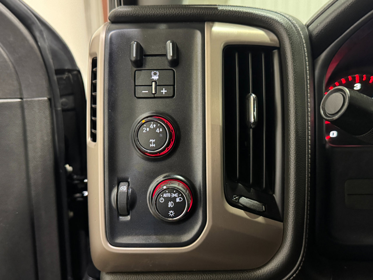 Used 2016 GMC Sierra 3500 Denali w/ Driver Alert Package image 26