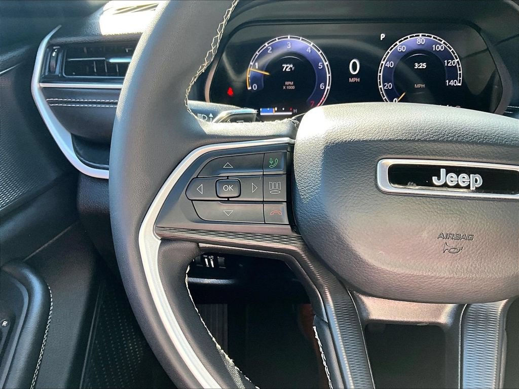 Used 2023 Jeep Grand Cherokee Altitude AWD/4WD image 23