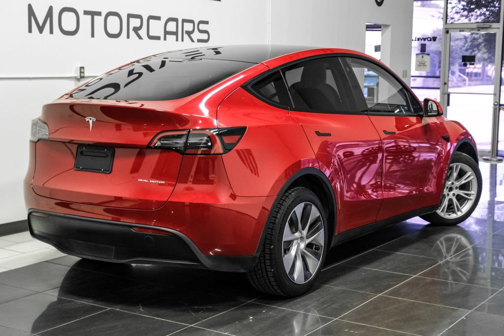 Used 2023 Tesla Model Y AWD image 9