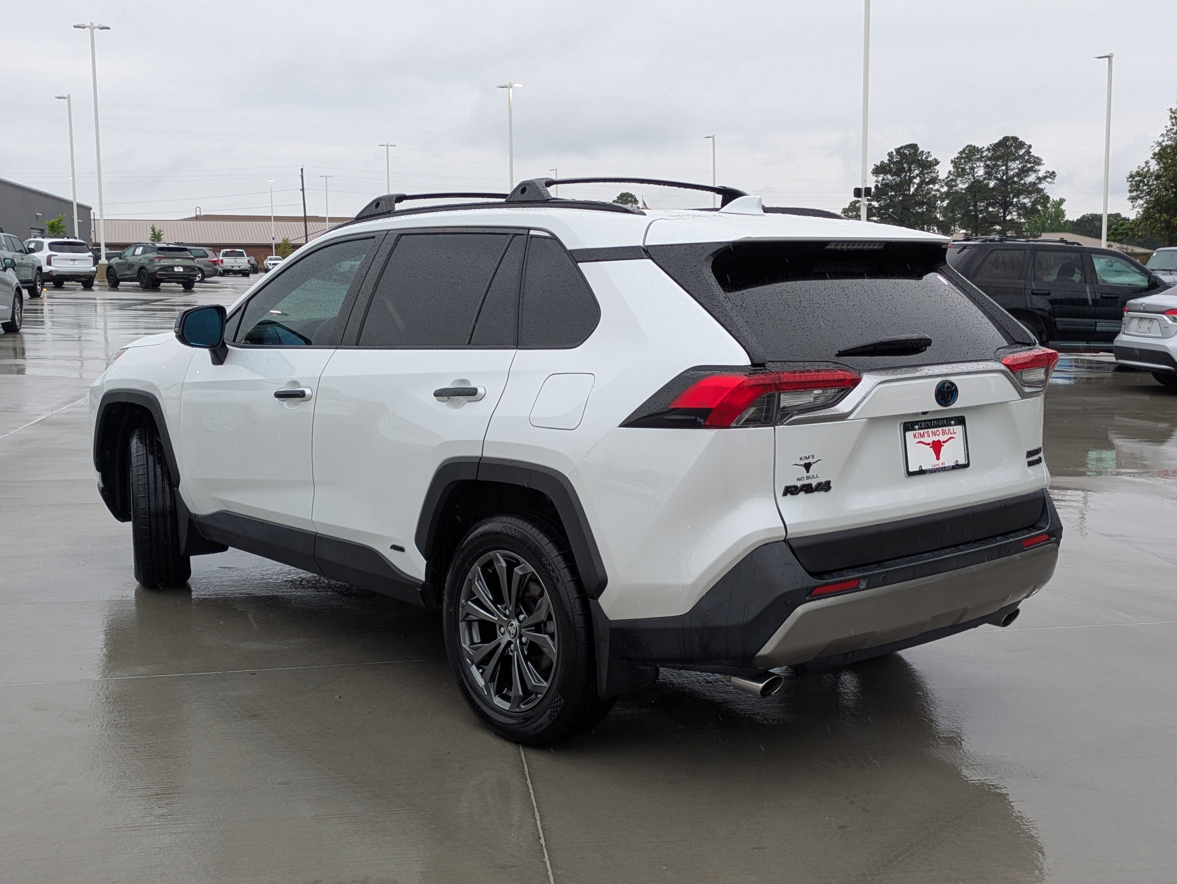 Used 2024 Toyota RAV4 Limited w/ Advanced Technology Package AWD/4WD image 3