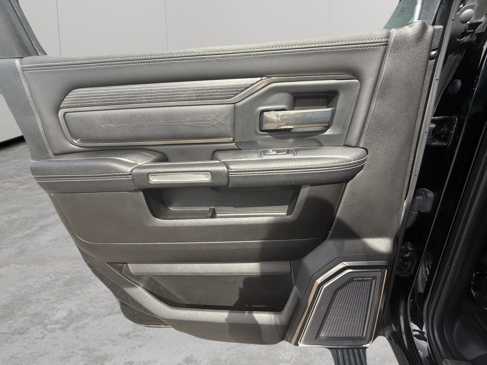 Used 2019 RAM 2500 Limited AWD/4WD image 28