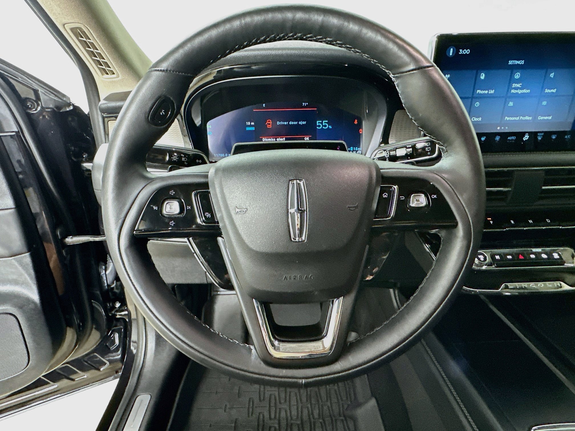 Used 2025 Lincoln Corsair Grand Touring w/ Equipment Group 302A AWD/4WD image 12