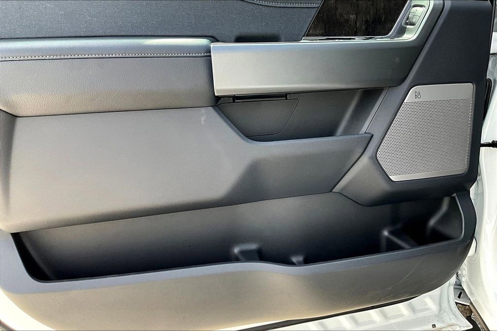 New 2026 Ford F250 Lariat w/ Black Appearance Package image 21