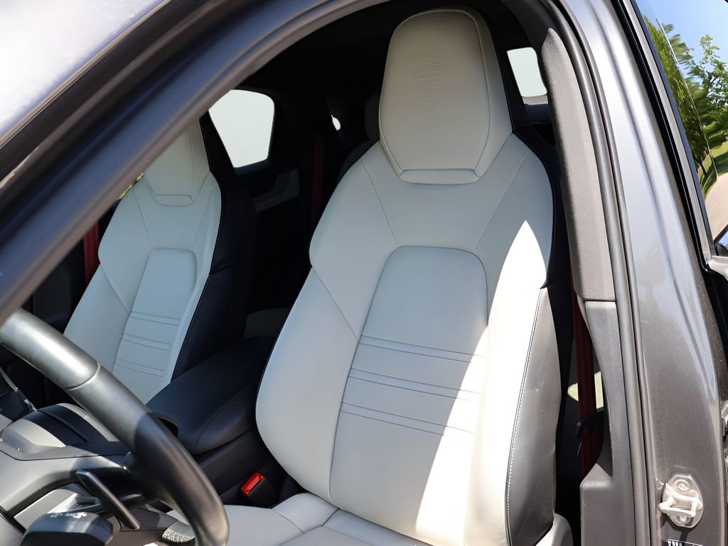 Certified 2024 Porsche Cayenne S AWD/4WD image 5