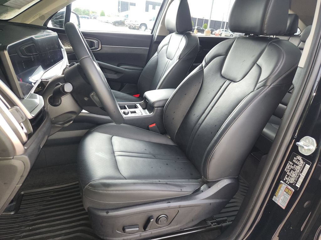 Used 2024 Kia Sorento S w/ Panoramic Sunroof Package FWD image 13