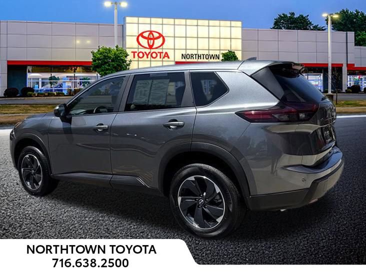 Used 2026 Nissan Rogue SV AWD/4WD image 3