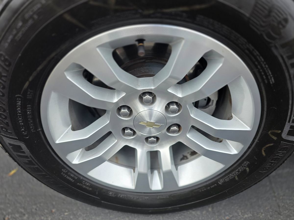 Used 2020 Chevrolet Suburban LT image 10