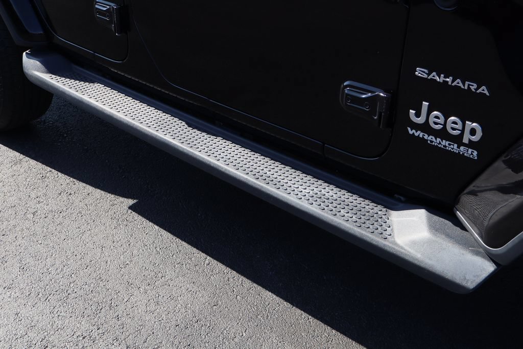 Used 2020 Jeep Wrangler Unlimited Sahara AWD/4WD image 11