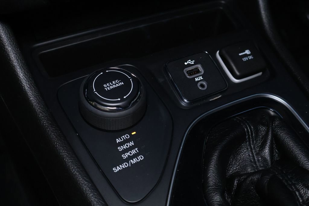 Used 2019 Jeep Cherokee Limited image 33