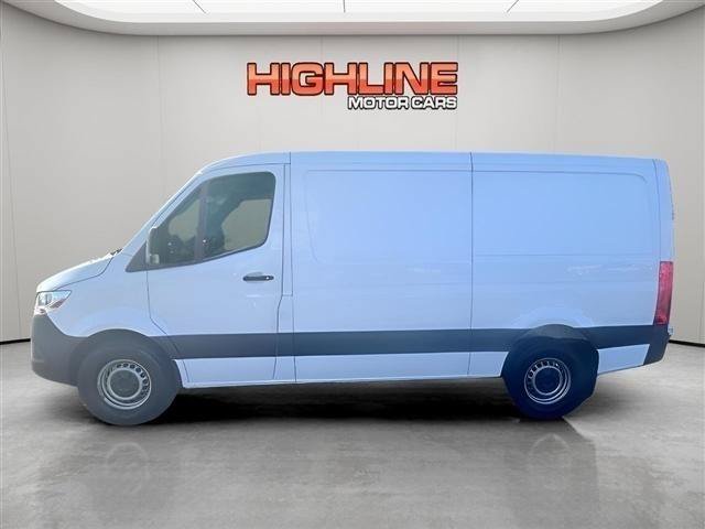 Used 2021 Mercedes-Benz Sprinter 2500 image 9
