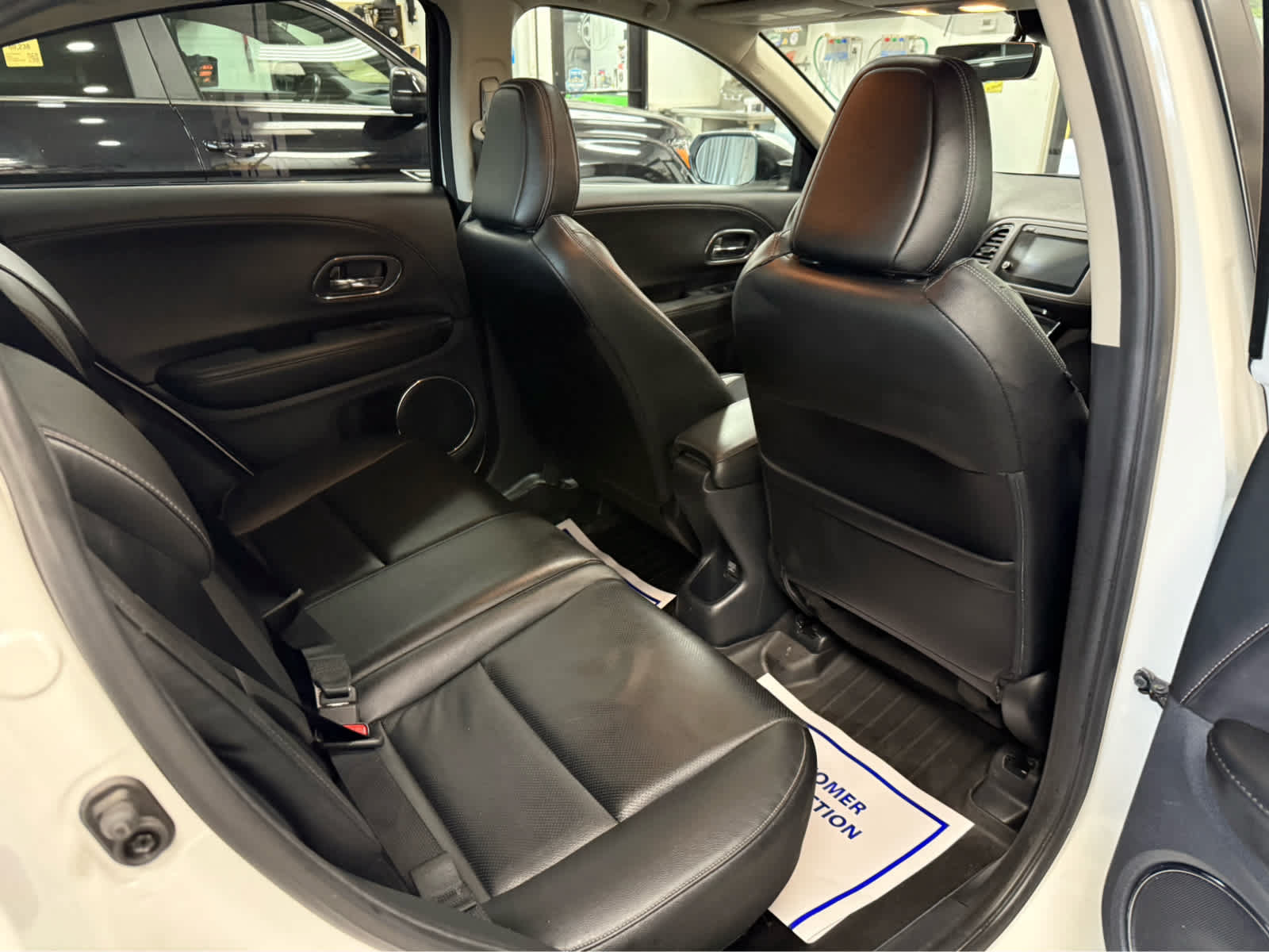 Used 2020 Honda HR-V Touring image 27