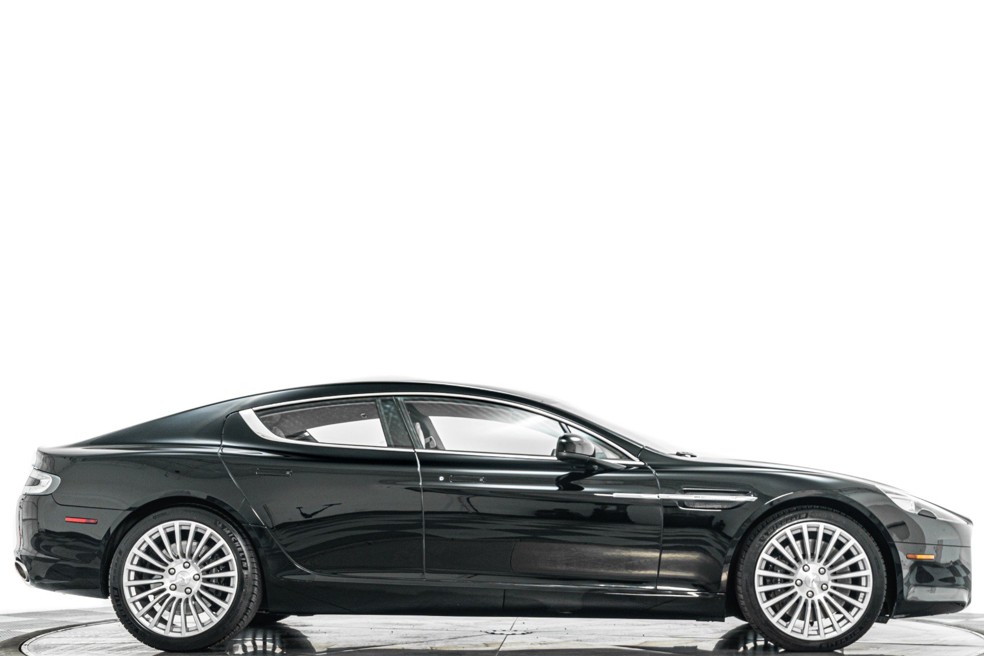 Used 2012 Aston Martin Rapide RWD image 2