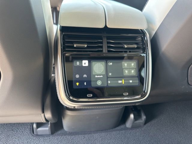 Used 2025 Rivian R1S Adventure AWD/4WD image 20