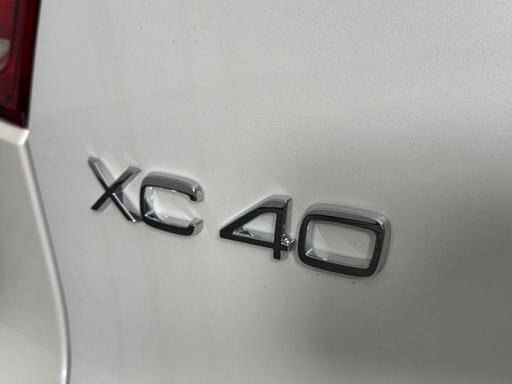 New 2026 Volvo XC40 B5 Plus w/ Protection Package Premier AWD/4WD image 5