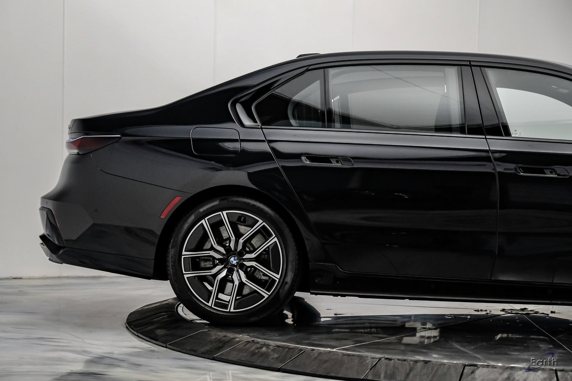 Used 2026 BMW 760i xDrive w/ Executive Package AWD/4WD image 21