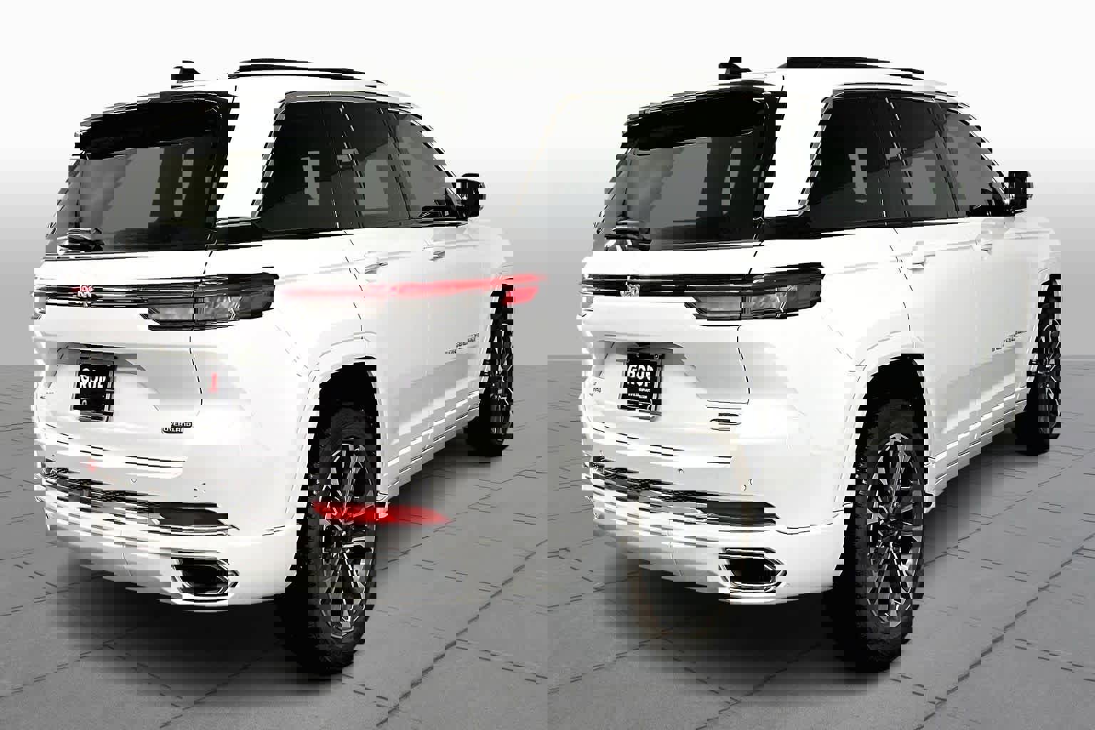 Used 2025 Jeep Grand Cherokee Overland w/ Trailer Tow Package image 12