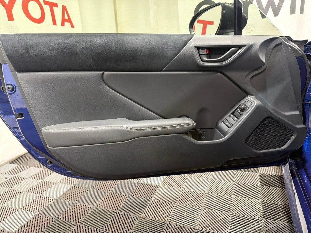 Used 2025 Toyota GR86 Premium RWD image 17