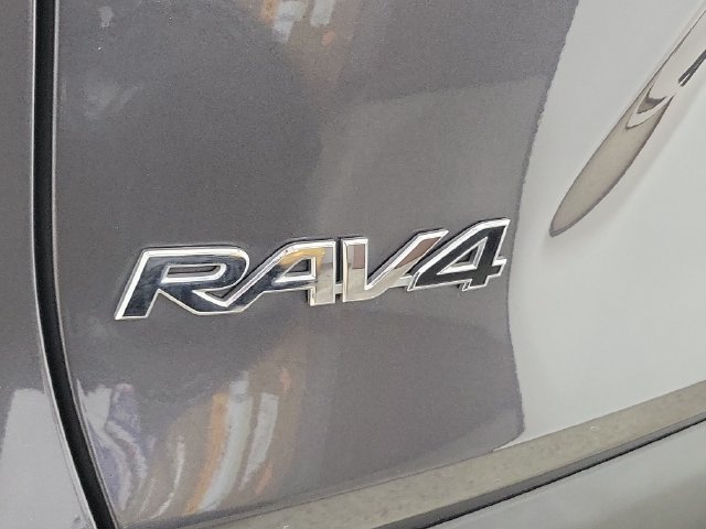 Used 2023 Toyota RAV4 XLE Premium FWD image 9