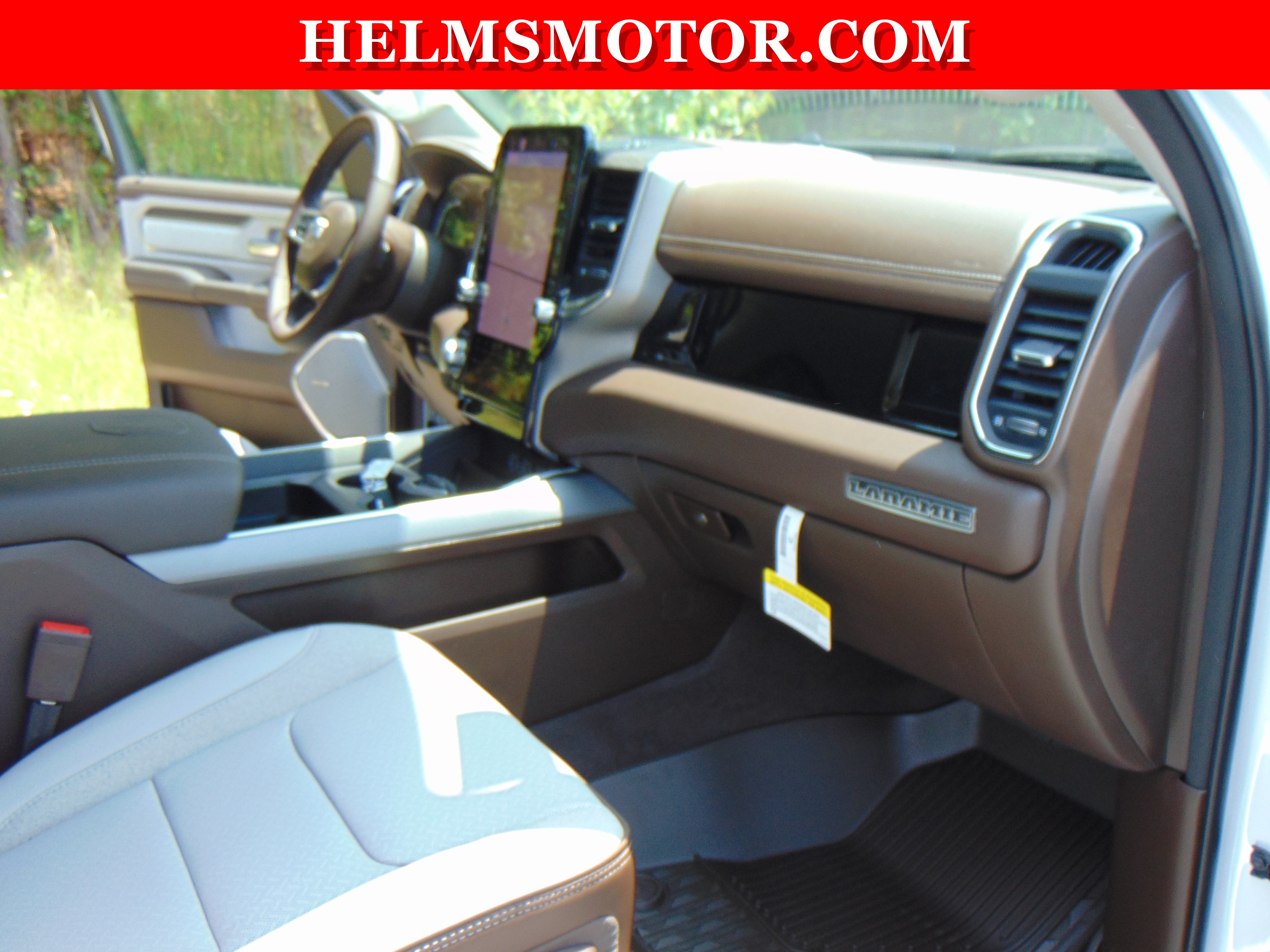 New 2026 RAM 1500 Laramie AWD/4WD image 46