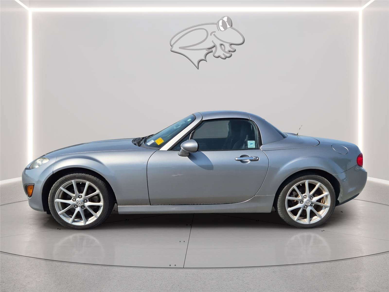 Used 2009 MAZDA MX-5 Miata Grand Touring w/ Premium Pkg RWD image 2