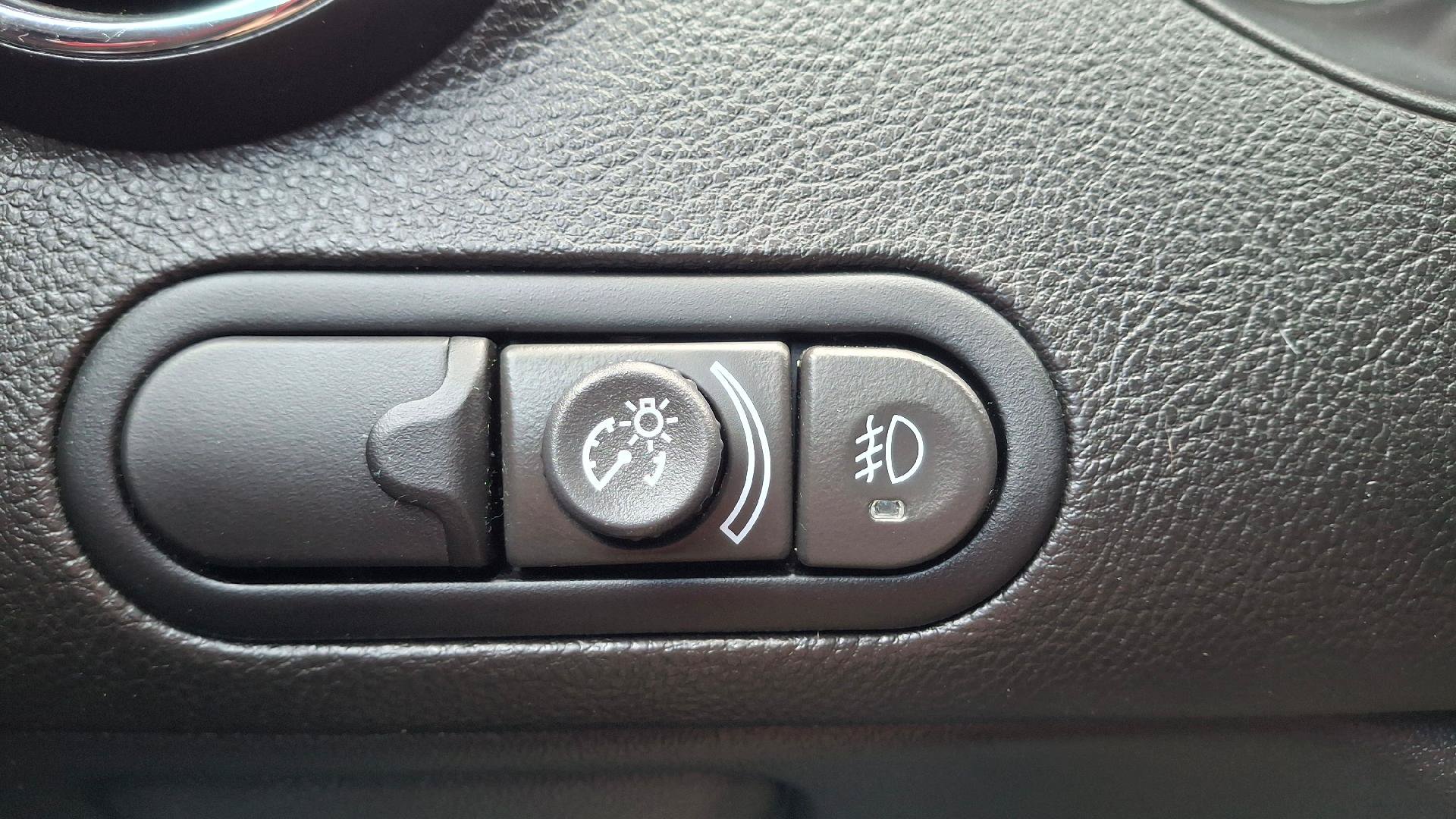 Used 2008 Pontiac G6 GT w/ Sun And Sound Package FWD image 14