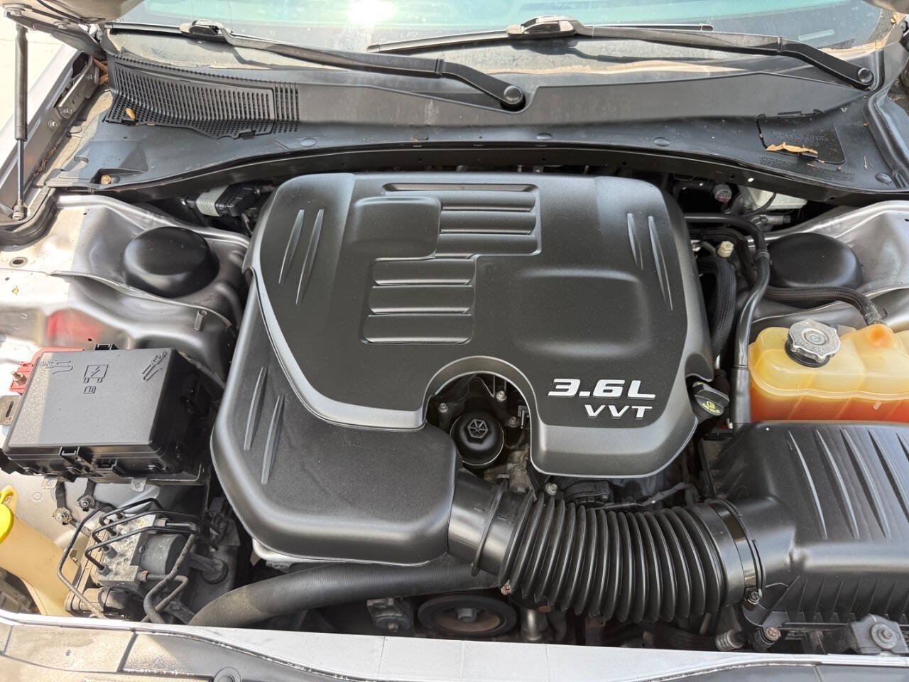 Used 2017 Chrysler 300 Limited w/ 300 Premium Group RWD image 12